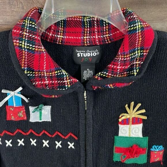 DESIGNERS ORIGINALS STUDIO Ugly Christmas Zip Up Vest Sweater Size XL Black Red - Picture 5 of 7
